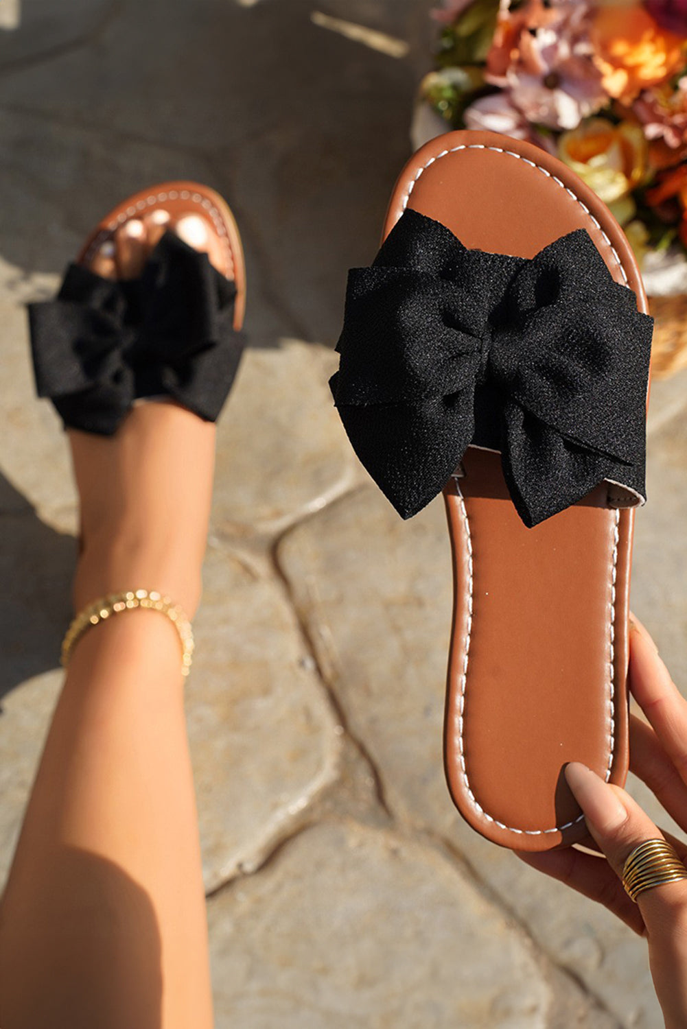 White Bow Knot Decor PU Leather Insole Flat Slippers