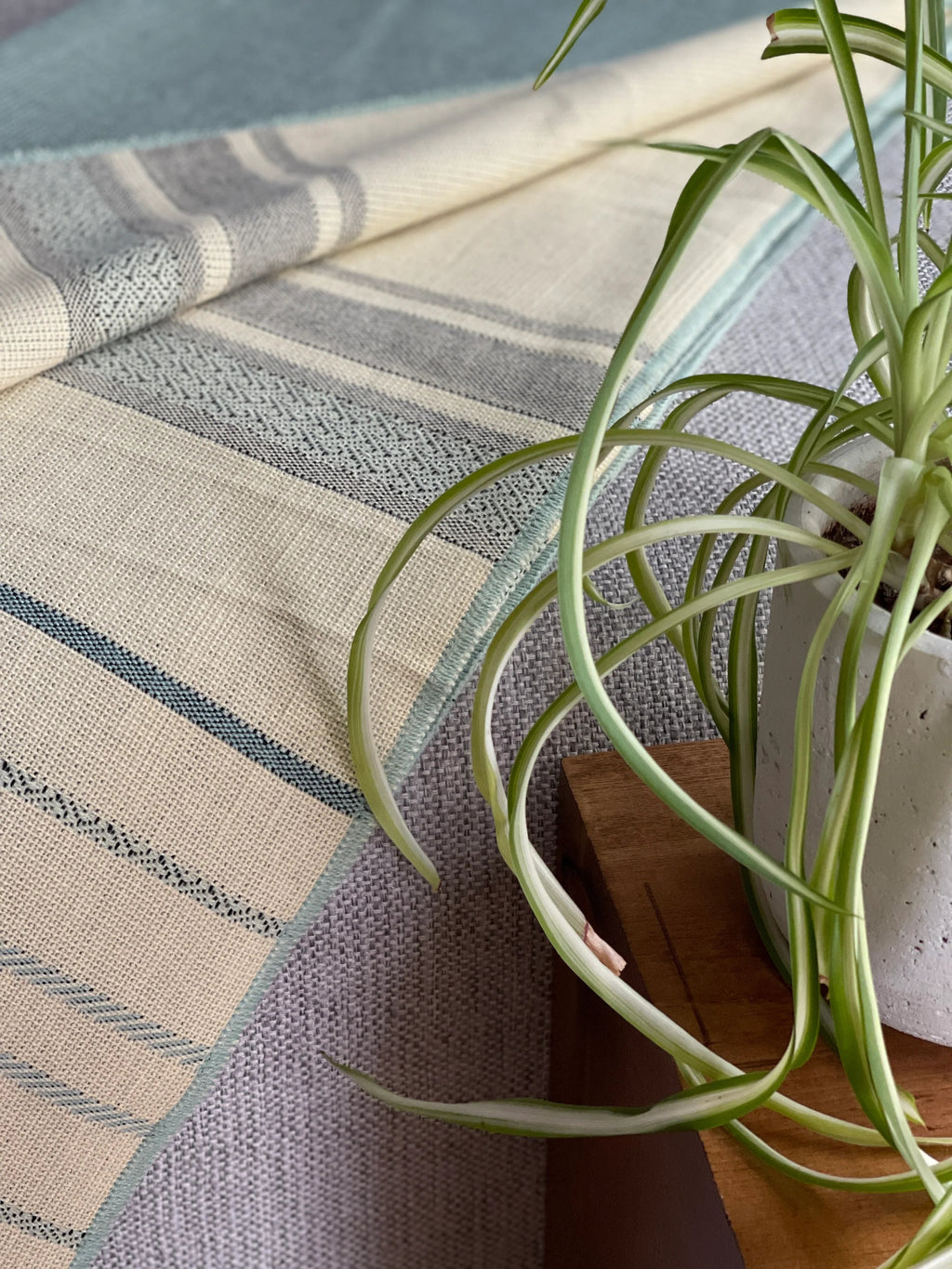 Equinoccio Throw Blanket - Mint / Natural