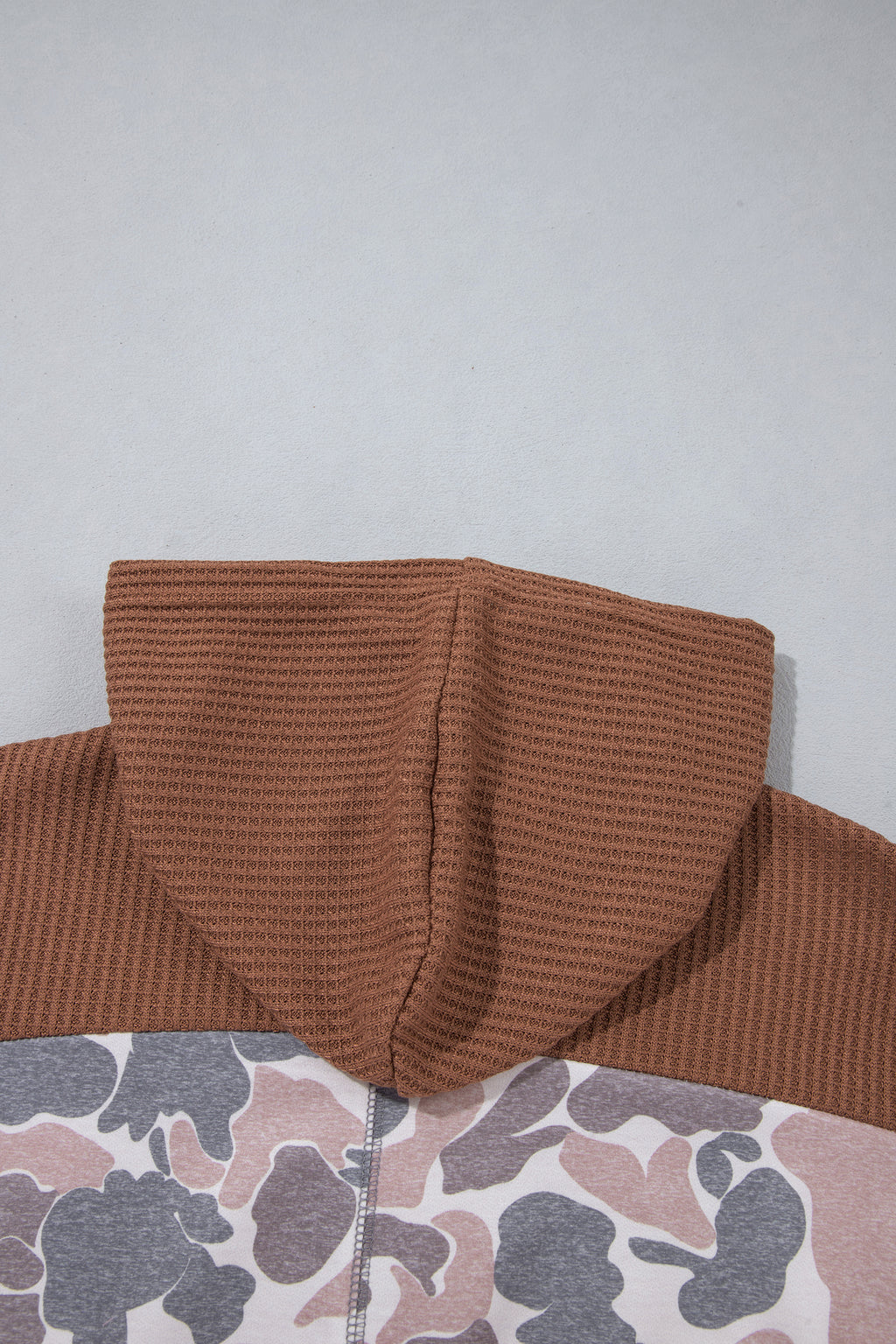 Khaki Camouflage Print Waffled Patchwork Loose Pullover Hoodie